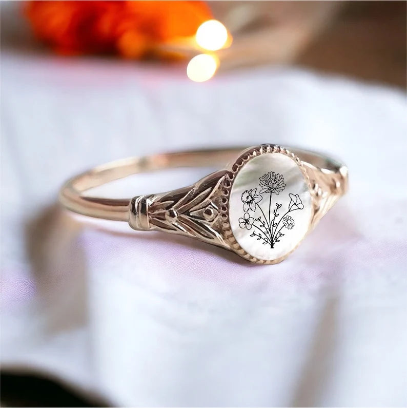 Bague de naissance personnalisée avec fleur