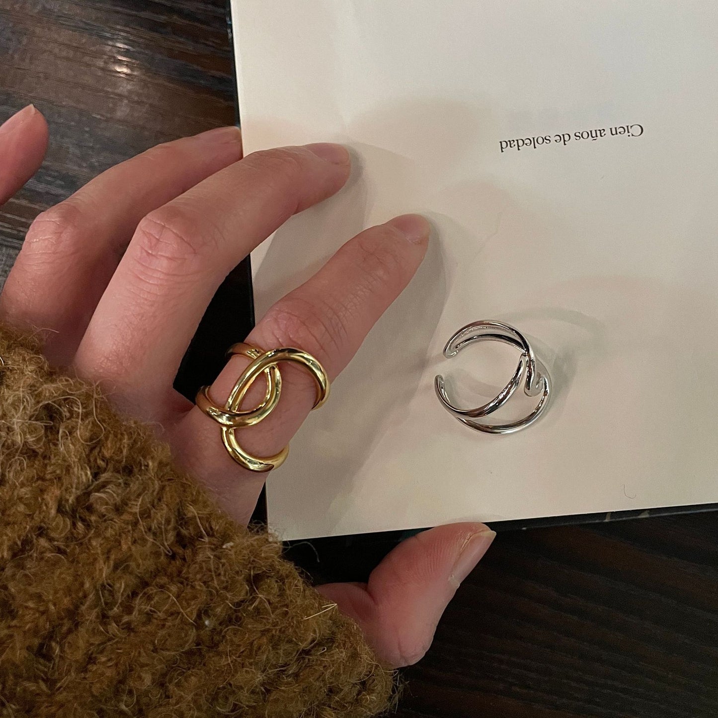 Capital Great Knot Thumb Ring
