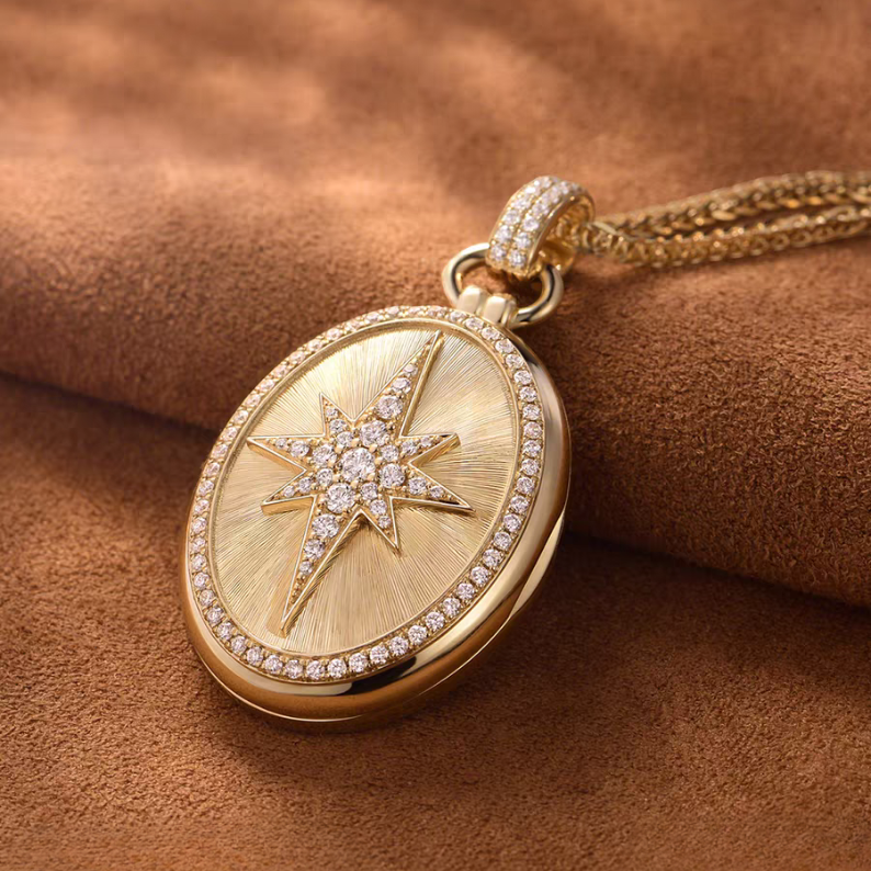 18K Gold Eight-Pointed Star Pendant Necklace – Perfect Keepsake for Couples & Family