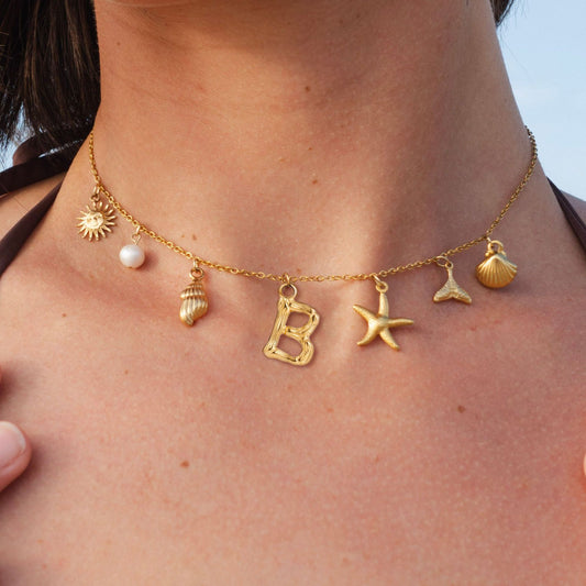 Collier lettre inspiré de l'océan